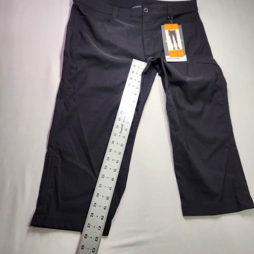 ⭐️NWT Eddie Bauer Rainier Capris – Size 16 – 94% Nylon – Spring Essential - Picture 6 of 10